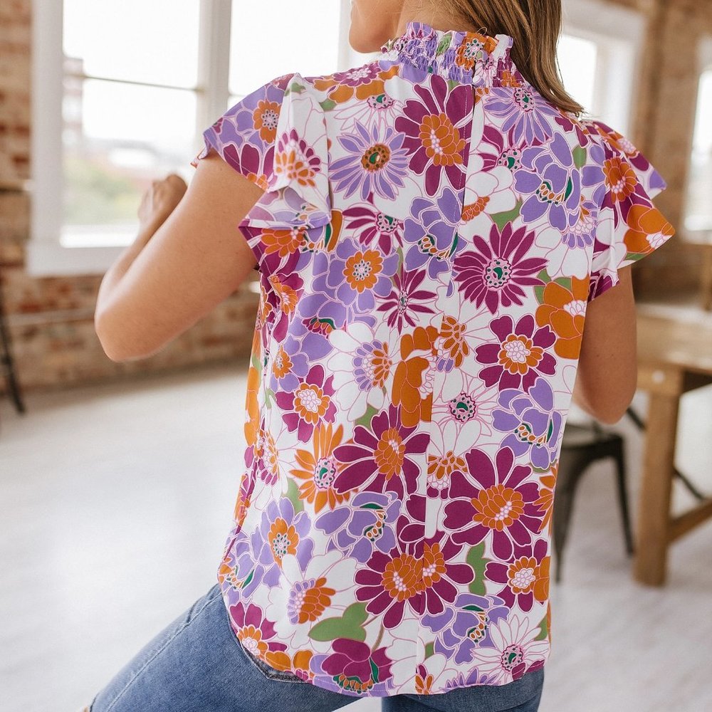 NWT Floral Print Flutter Sleeve Blouse Top - Picture 3 of 4